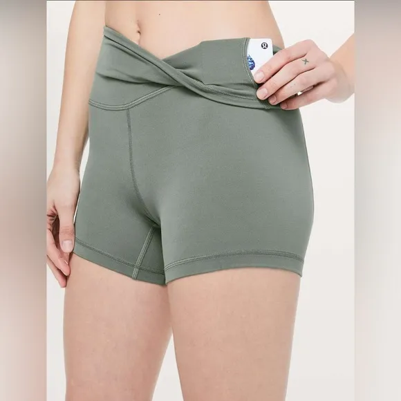 27. Lululemon Align Short *4&quot;- Grey Sage/ Size 8