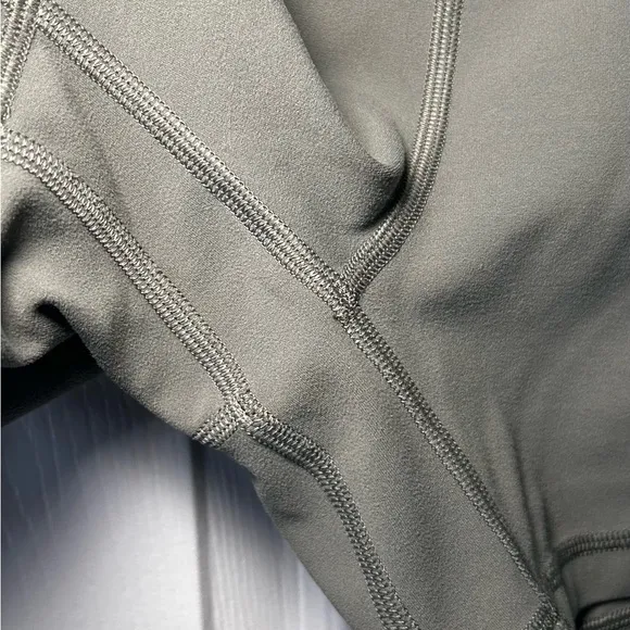 27. Lululemon Align Short *4&quot;- Grey Sage/ Size 8