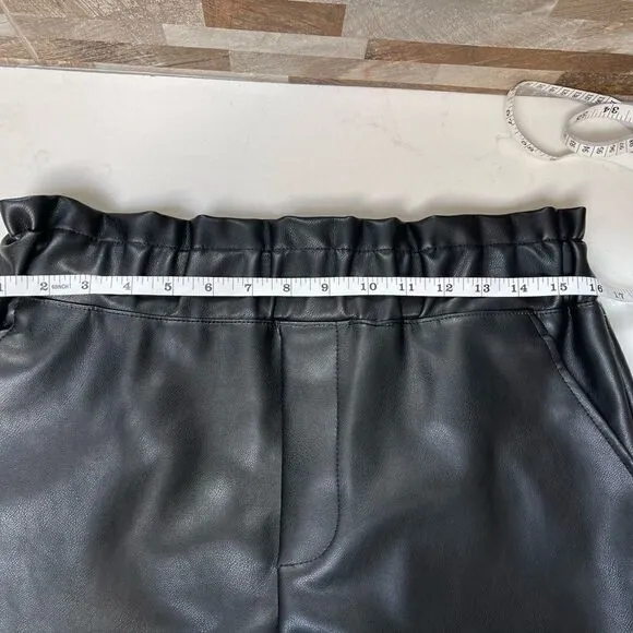 Bagatelle faux leather shorts black Sz M
