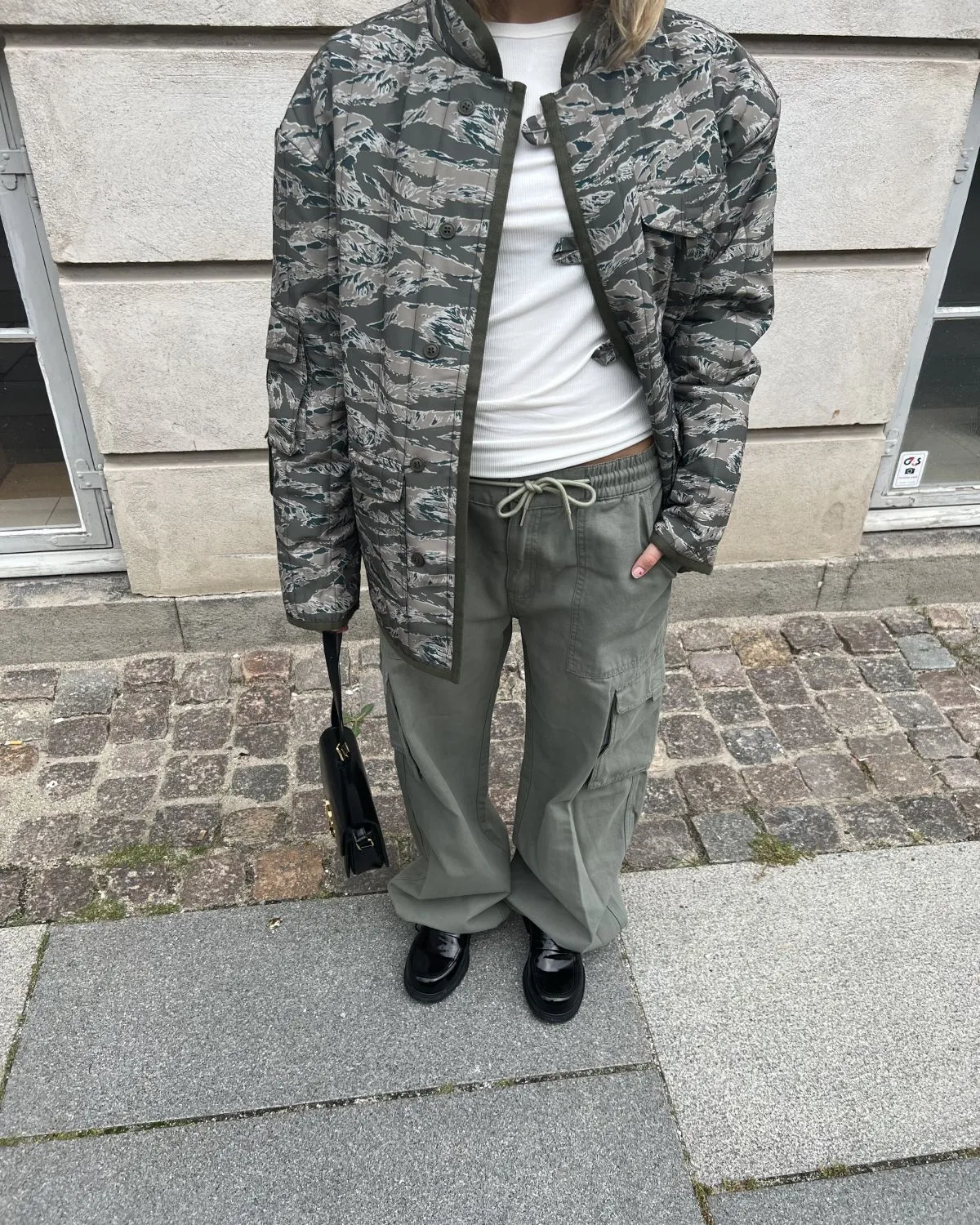 EMIKOSW TROUSERS - Sage green
