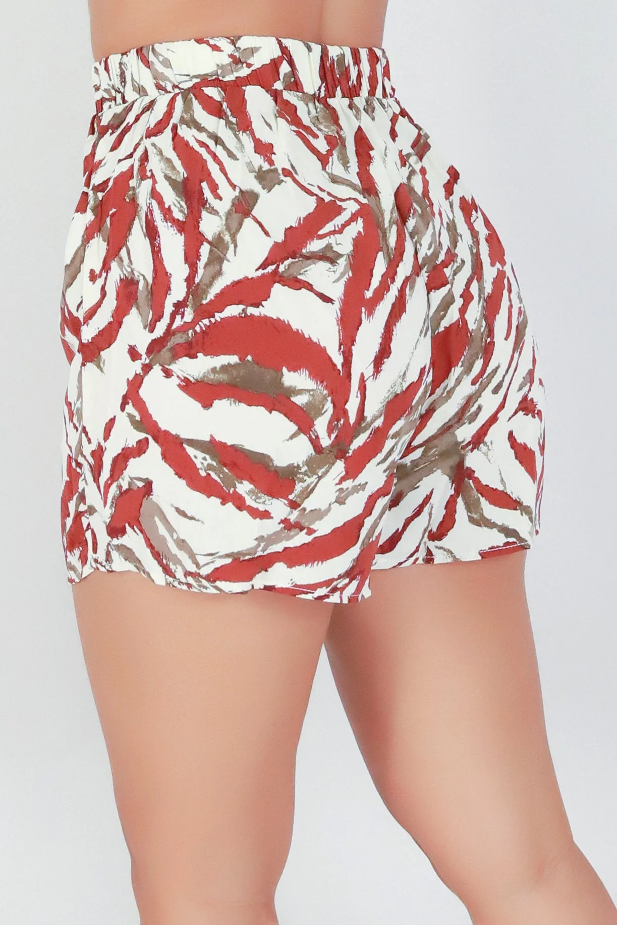 IN THE MOMENT SHORTS