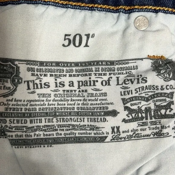 LEVI’S BUTTONFLY 501 JEAN SHORTS