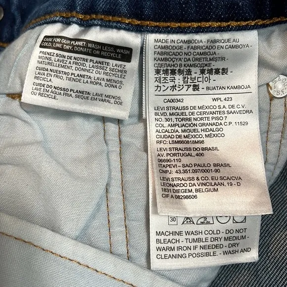 LEVI’S BUTTONFLY 501 JEAN SHORTS
