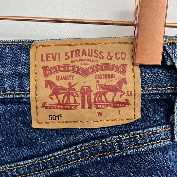 LEVI’S BUTTONFLY 501 JEAN SHORTS