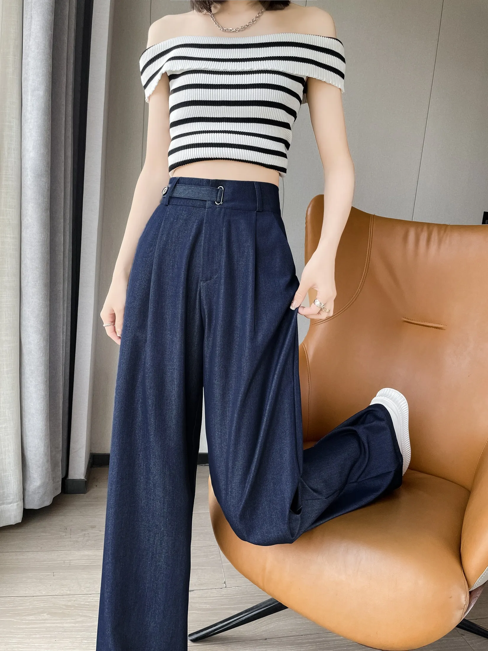 Lightweight Solid Color Straight-Leg Pants with Simple Design for Women