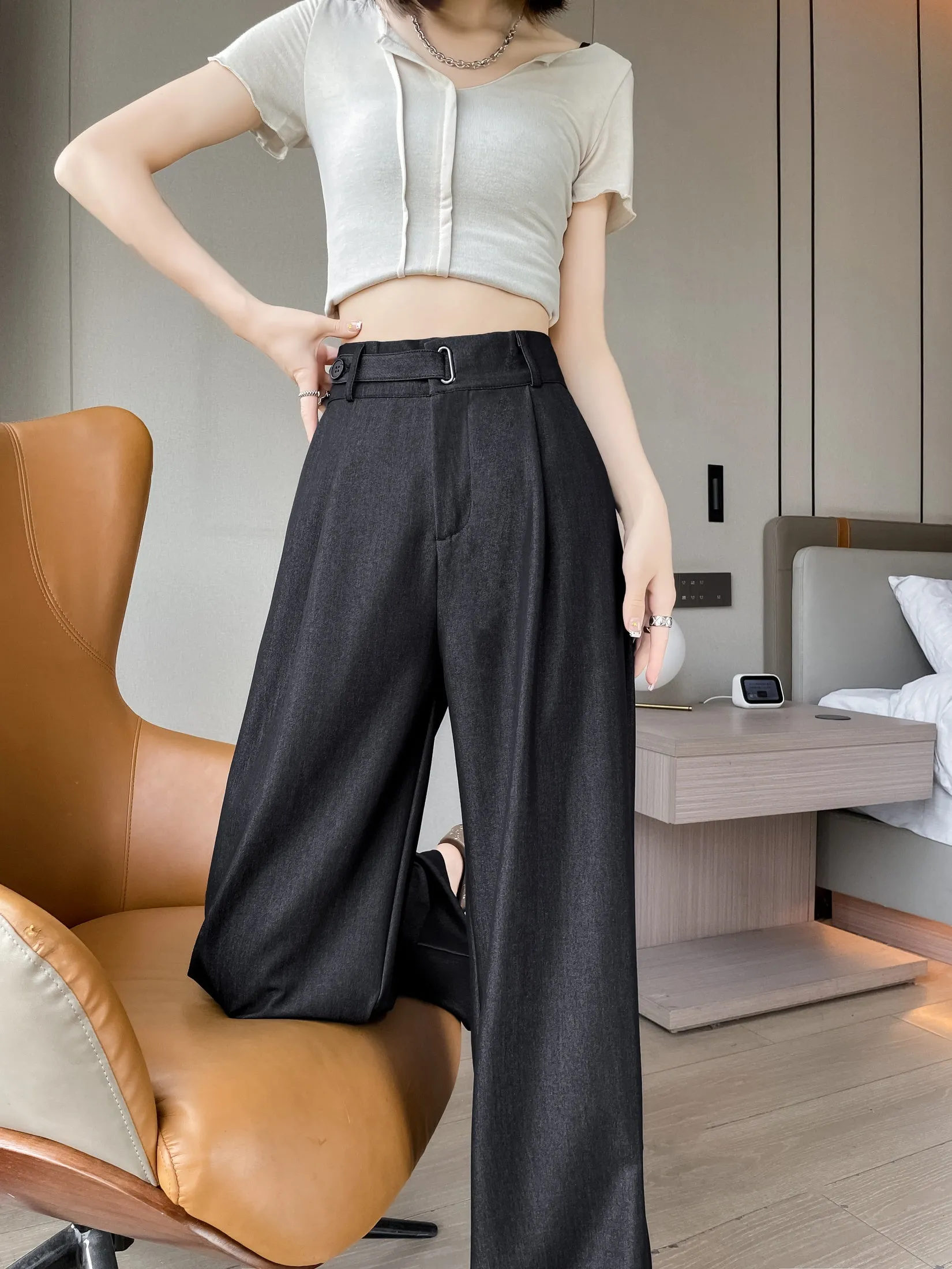 Lightweight Solid Color Straight-Leg Pants with Simple Design for Women
