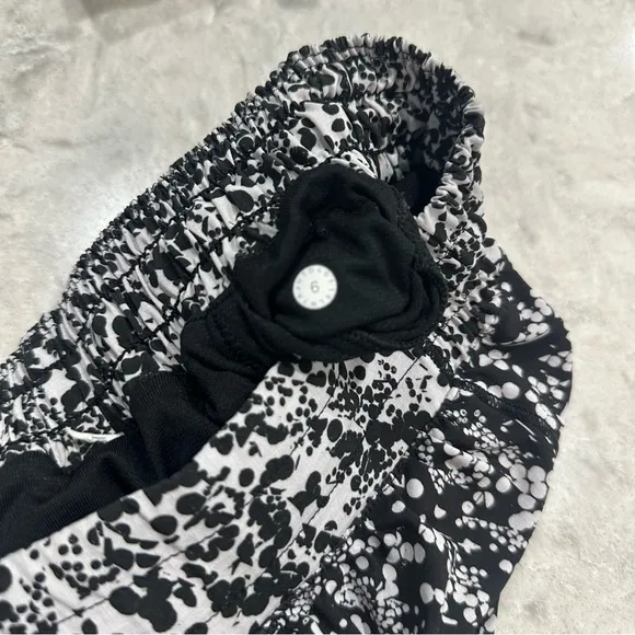 LULULEMON HOTTY HOT SHORTS II 2.5”