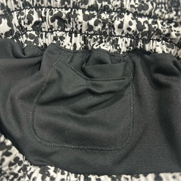 LULULEMON HOTTY HOT SHORTS II 2.5”