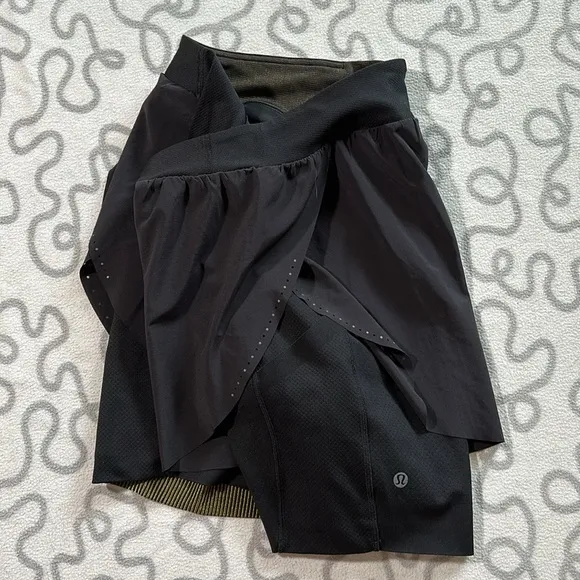 Lululemon Zoned In High-Rise 2-in-1 Short