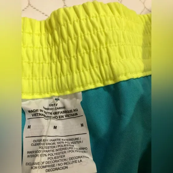 NWT NIKE Reversible Women’s Shorts size Medium