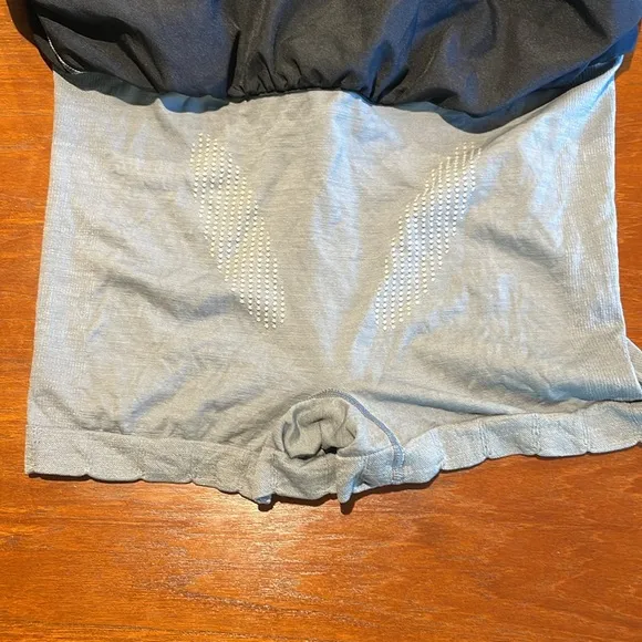 Smartwool PhD black tennis skirt with interior wool shorts Large