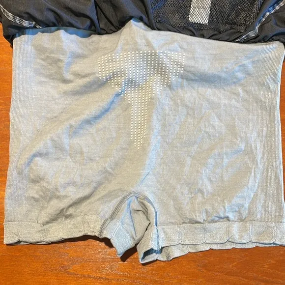 Smartwool PhD black tennis skirt with interior wool shorts Large