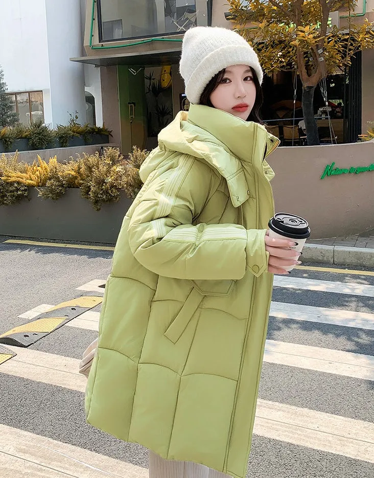 Stylish Hooded Puffer Coat with Water-Resistant and Padded Features