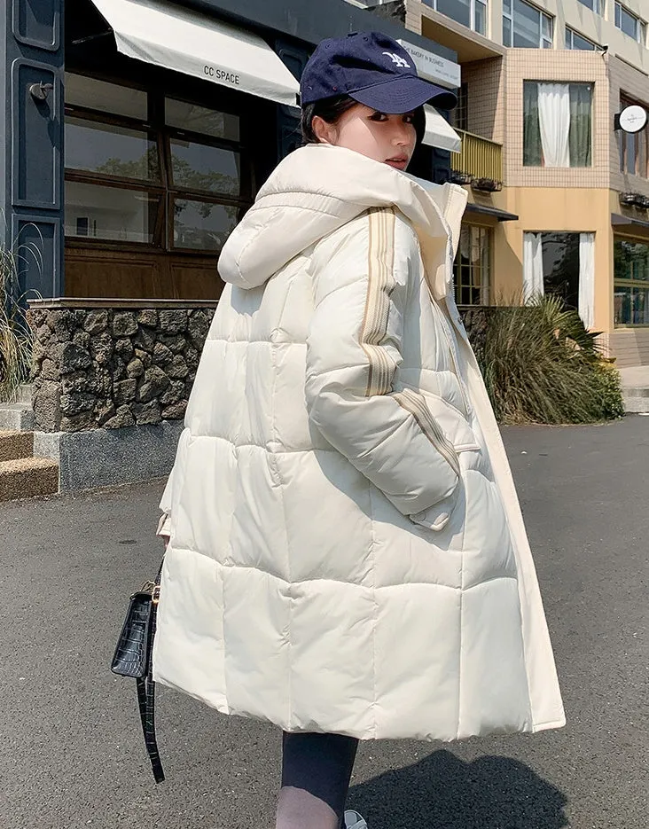 Stylish Hooded Puffer Coat with Water-Resistant and Padded Features