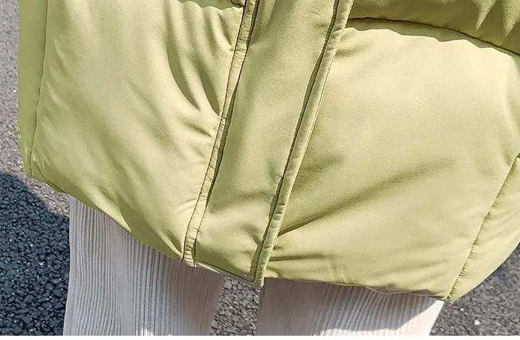 Stylish Hooded Puffer Coat with Water-Resistant and Padded Features