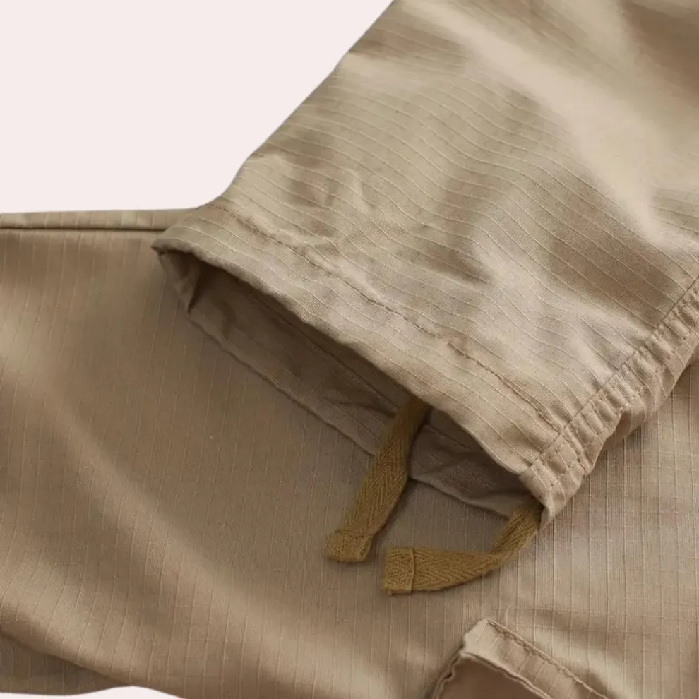 Stylish men's cargo trousers