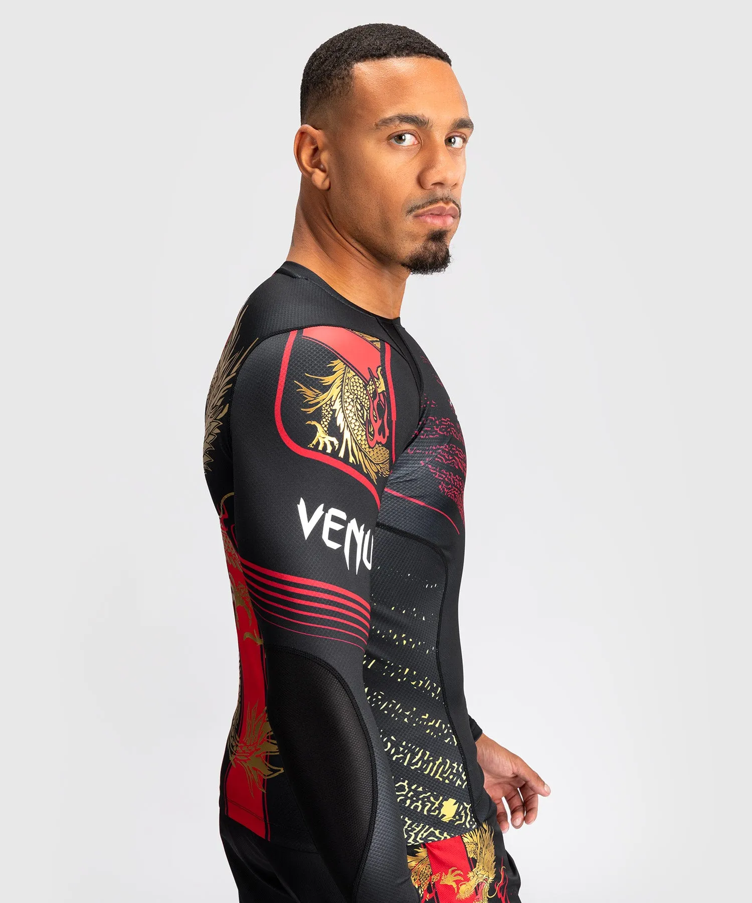 Venum x TEKKEN 8 - Marshall Law Rashguard - Zwart/Rood/Goud