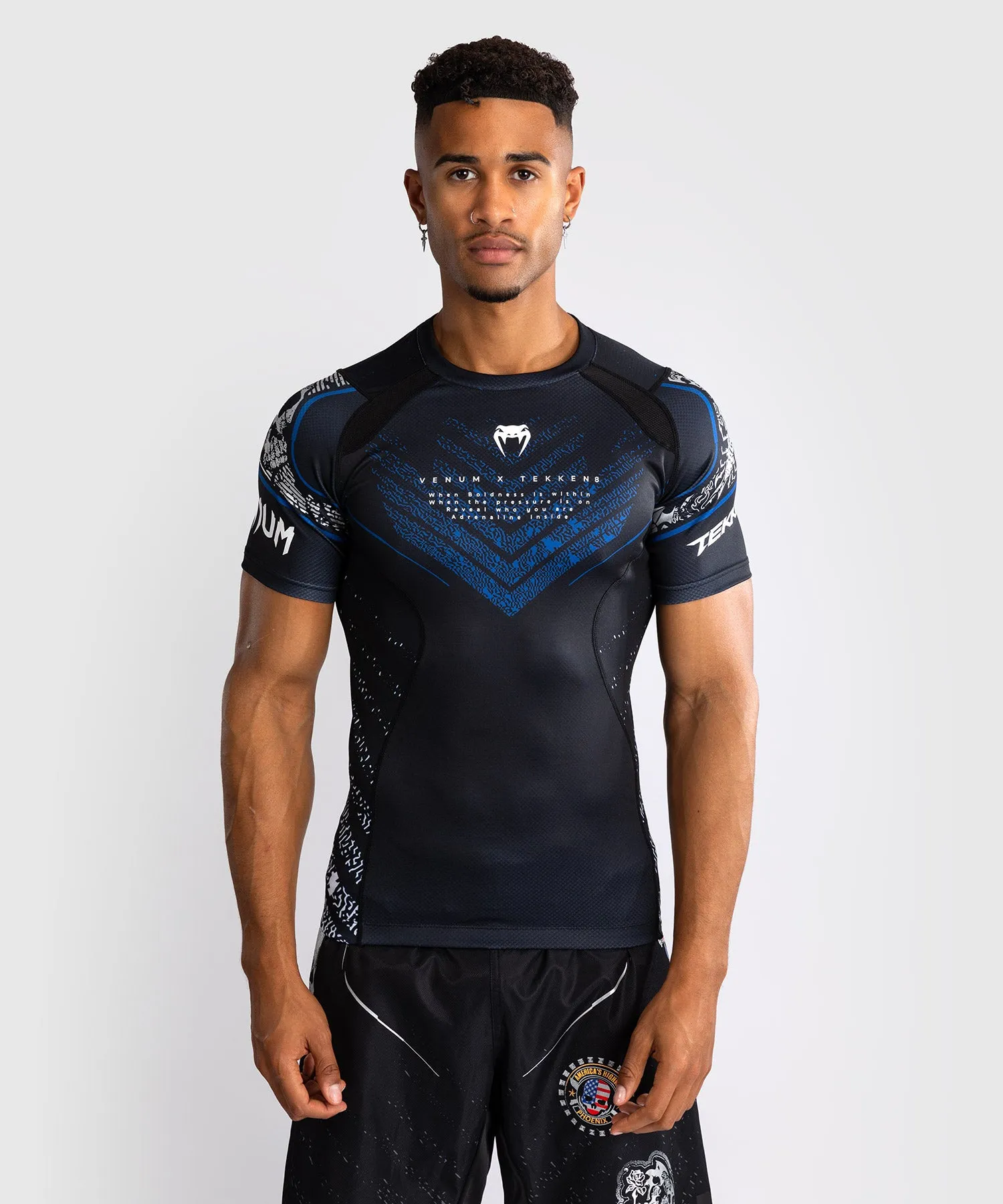 Venum x TEKKEN 8 - Paul Phoenix Rashguard - Zwart/Blauw