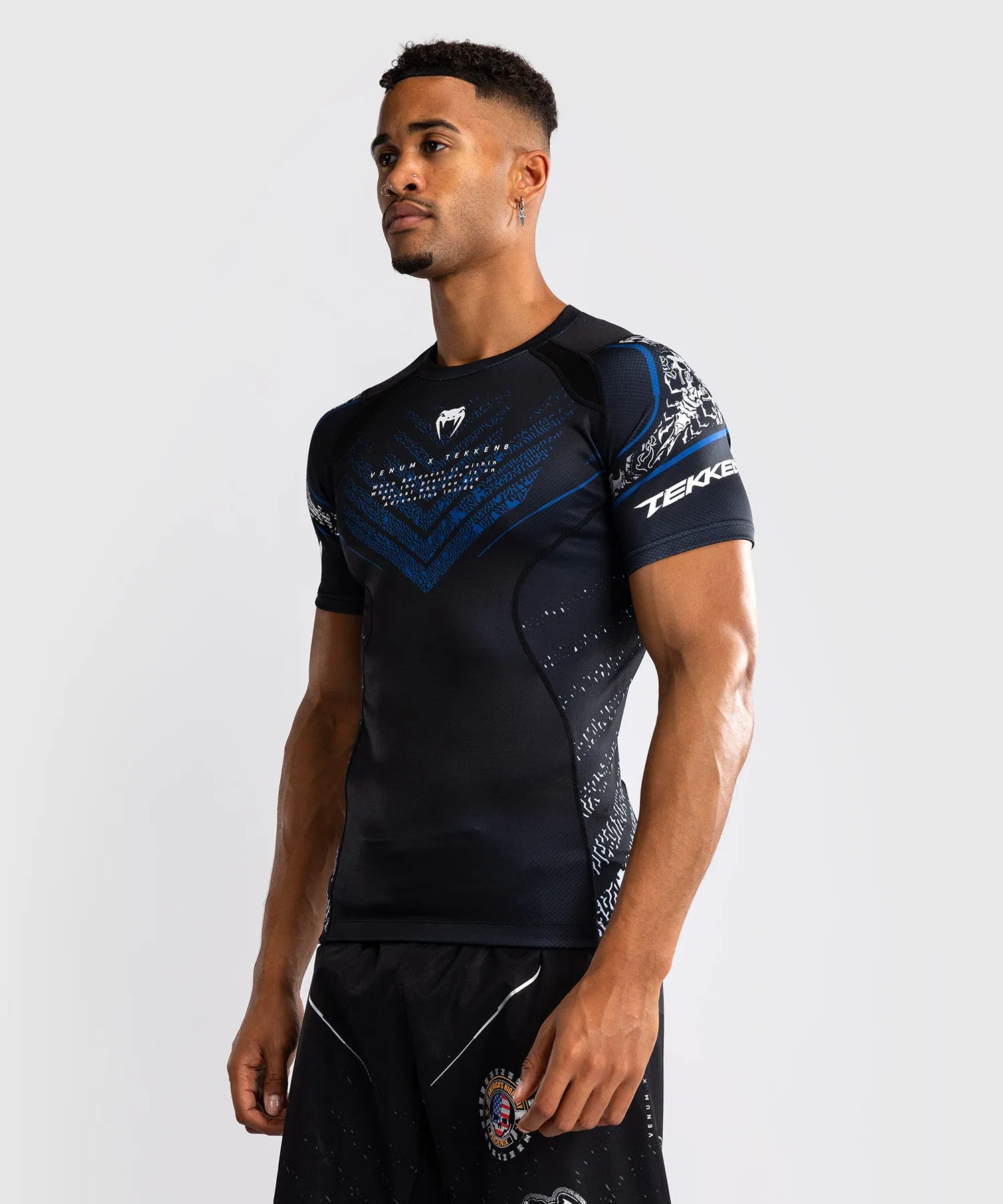Venum x TEKKEN 8 - Paul Phoenix Rashguard - Zwart/Blauw