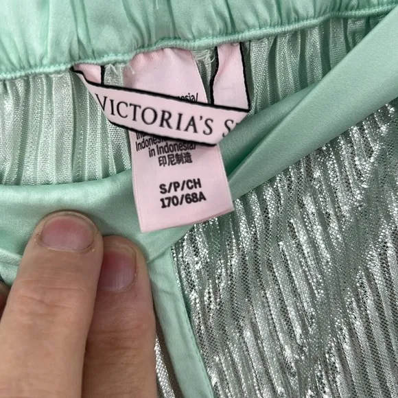 Victoria’s Secret 3 piece metallic lightweight pajama set S