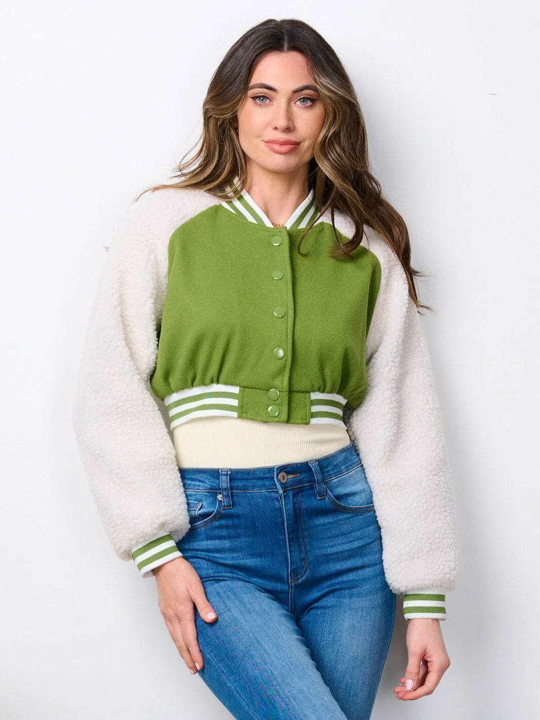 WOMEN'S LONG SLEEVE BUTTON UP SHERPA CROP JACKET