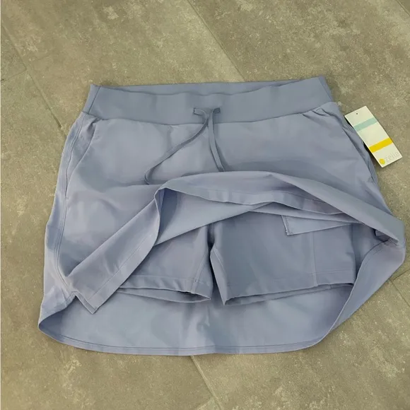 ZELLA NWT Taylor Performance Skort in Blue Thistle