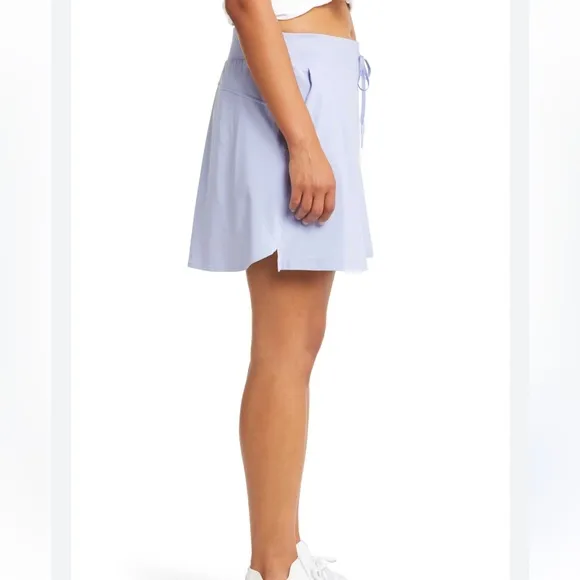 ZELLA NWT Taylor Performance Skort in Blue Thistle